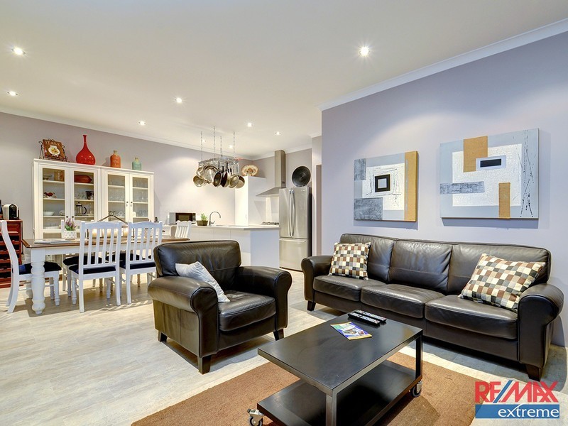 52 Bauer Circle, Banksia Grove WA 6031