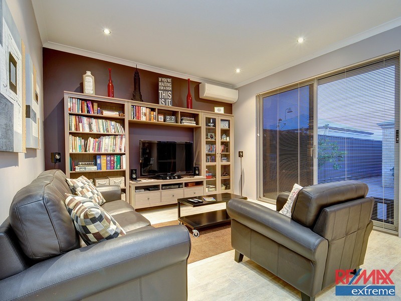 52 Bauer Circle, Banksia Grove WA 6031