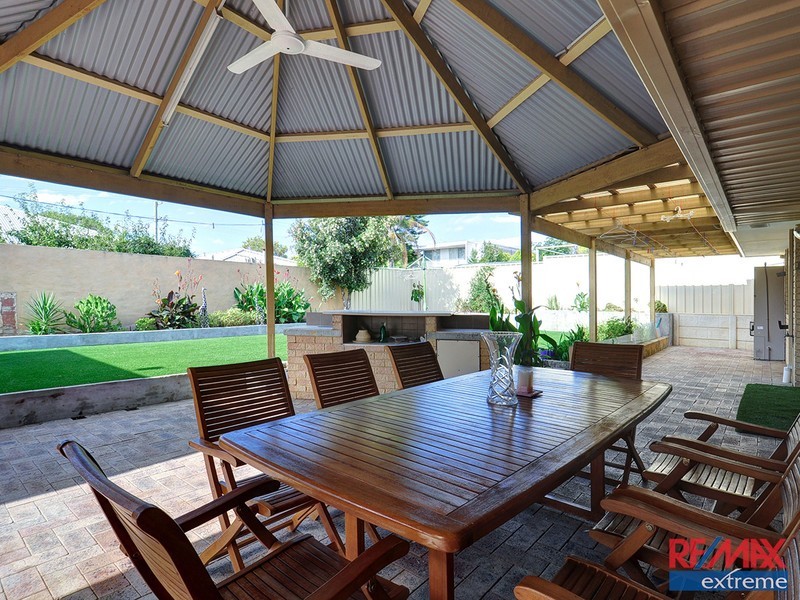 19 Sapling Way, Hocking WA 6065