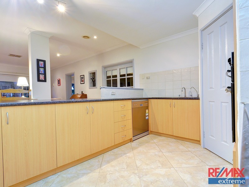 1 Colwyn Loop, Tapping WA 6065