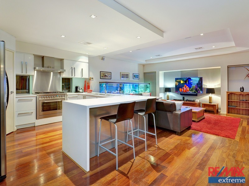 60 Wicklow Circle, Darch WA 6065