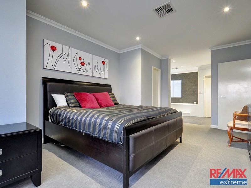 60 Wicklow Circle, Darch WA 6065