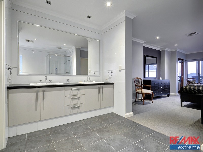 60 Wicklow Circle, Darch WA 6065