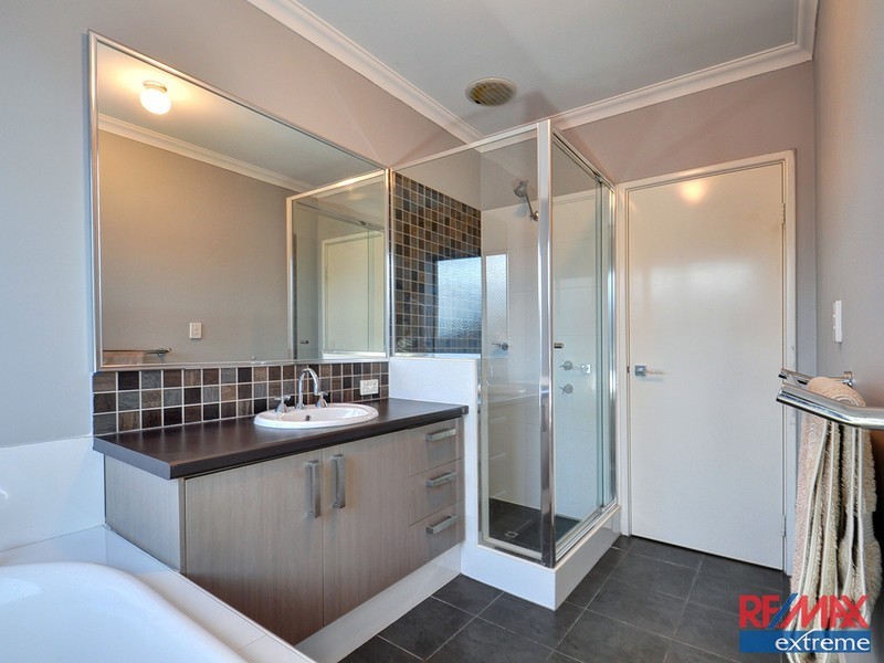 60 Wicklow Circle, Darch WA 6065