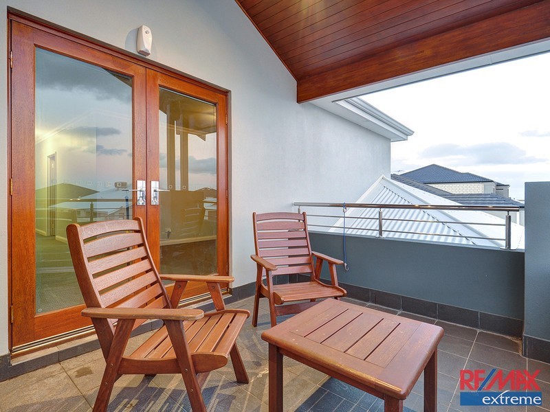 60 Wicklow Circle, Darch WA 6065