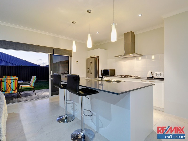 10 Basedow Chase, Banksia Grove WA 6031