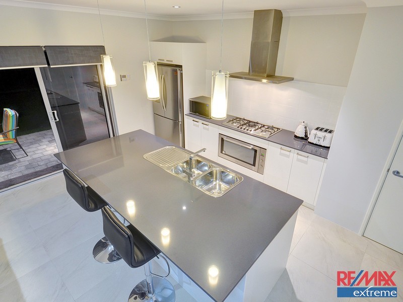 10 Basedow Chase, Banksia Grove WA 6031