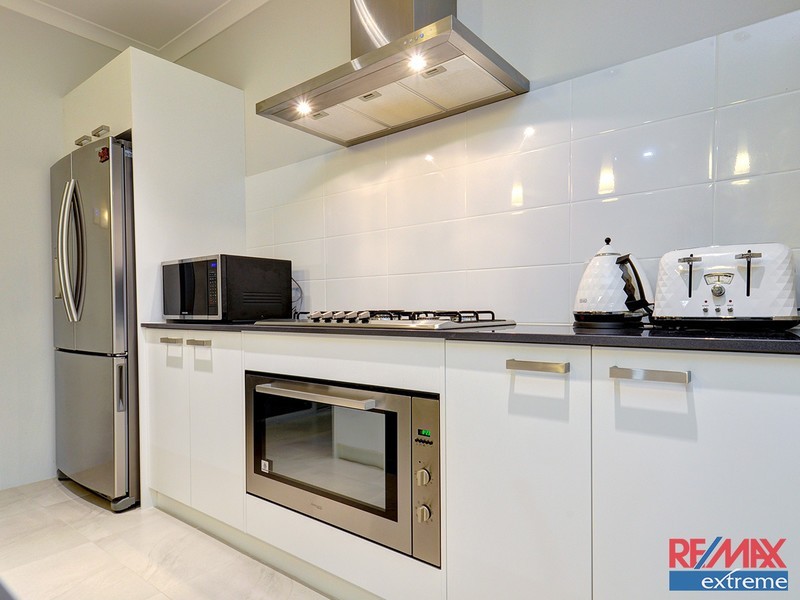10 Basedow Chase, Banksia Grove WA 6031