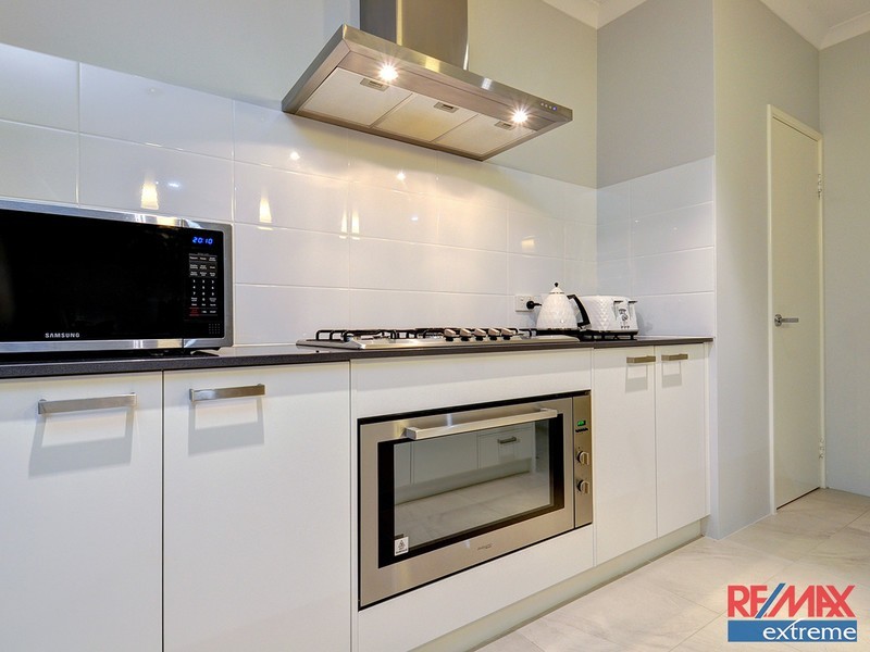 10 Basedow Chase, Banksia Grove WA 6031
