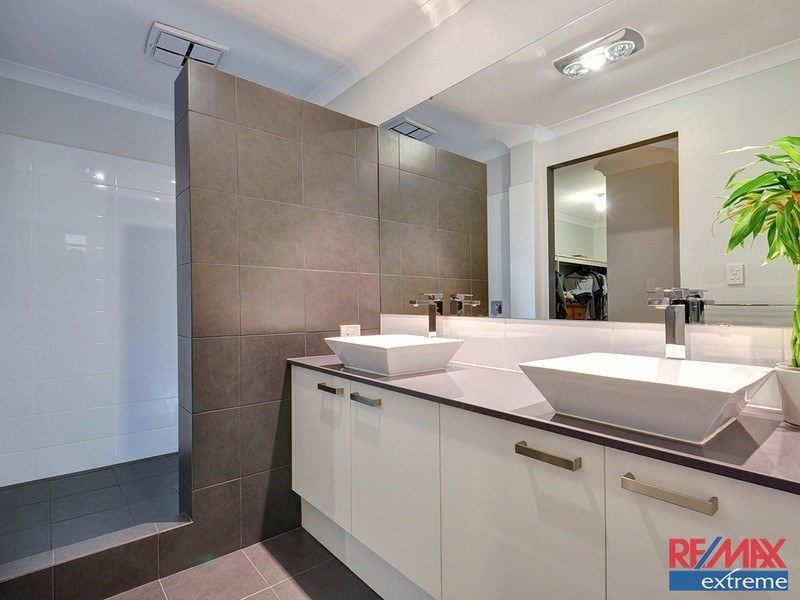 10 Basedow Chase, Banksia Grove WA 6031