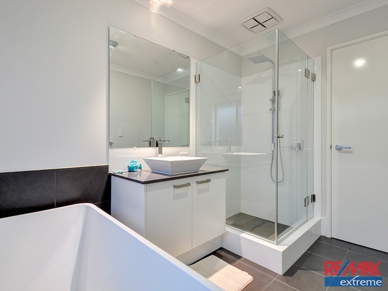10 Basedow Chase, Banksia Grove WA 6031