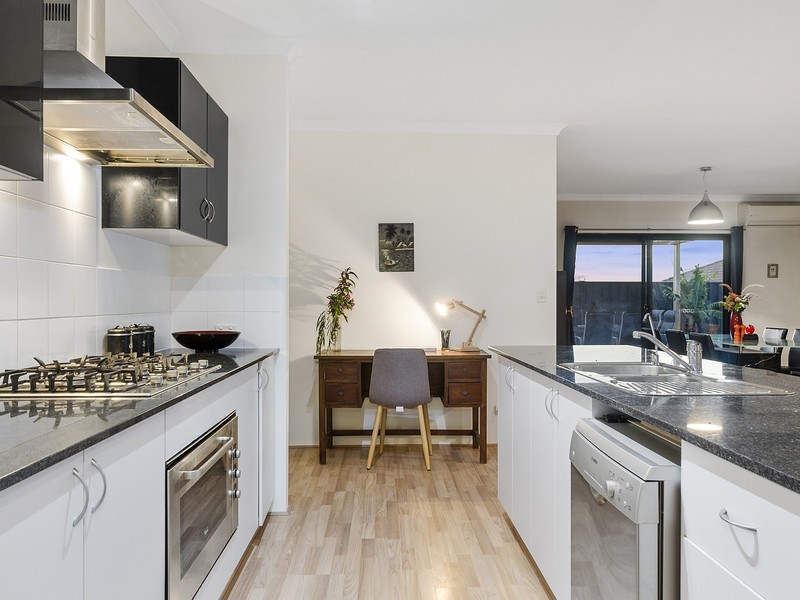 6 Boldwood Road, Banksia Grove WA 6031