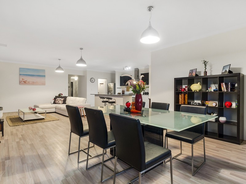 6 Boldwood Road, Banksia Grove WA 6031