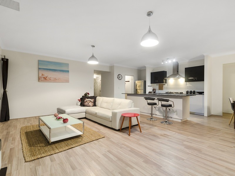 6 Boldwood Road, Banksia Grove WA 6031