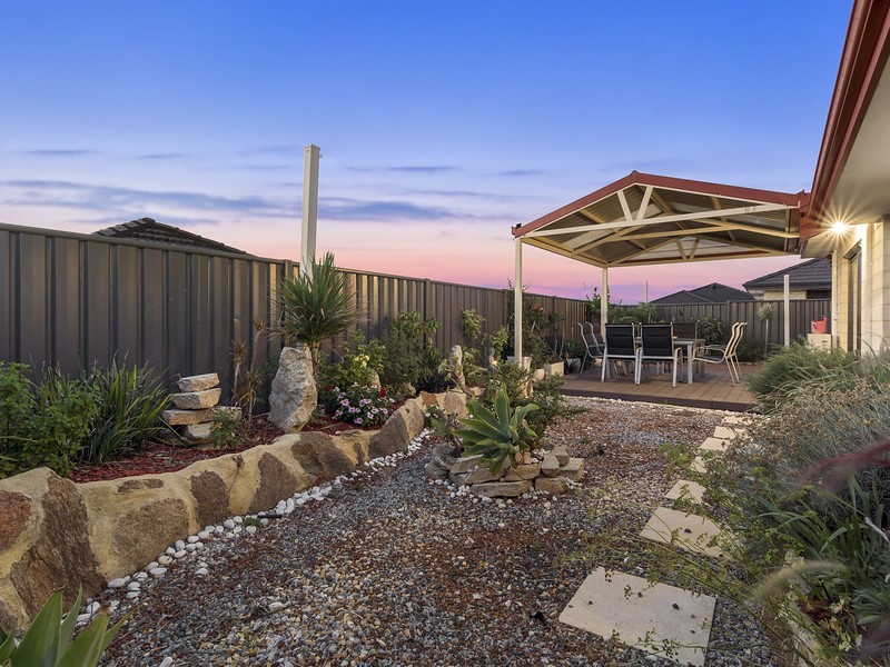 6 Boldwood Road, Banksia Grove WA 6031