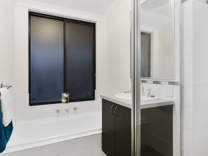 6 Boldwood Road, Banksia Grove WA 6031