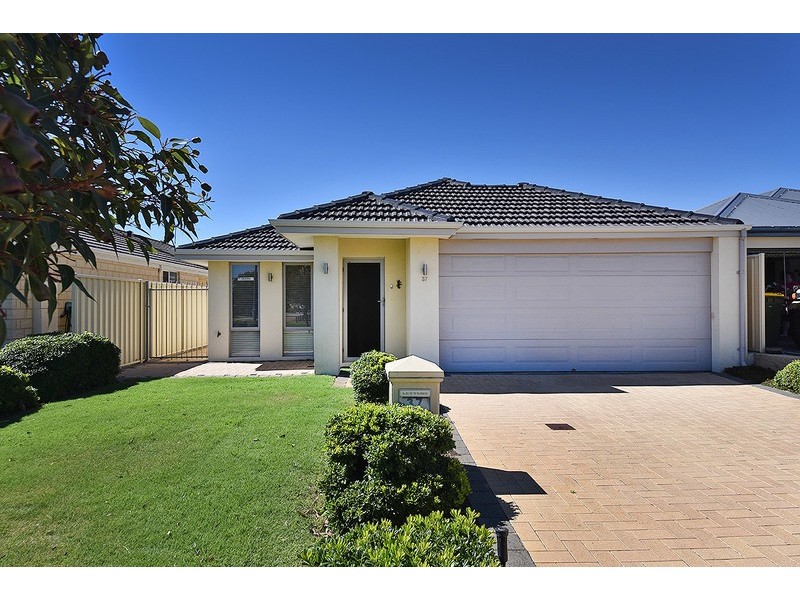 37 Rosinski Circle, Tapping WA 6065