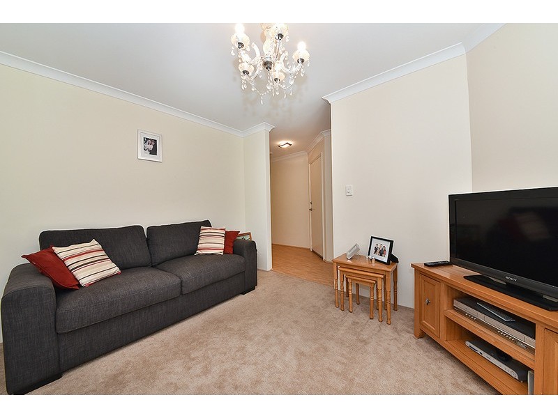 37 Rosinski Circle, Tapping WA 6065