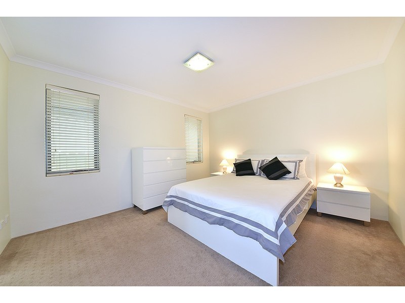 37 Rosinski Circle, Tapping WA 6065