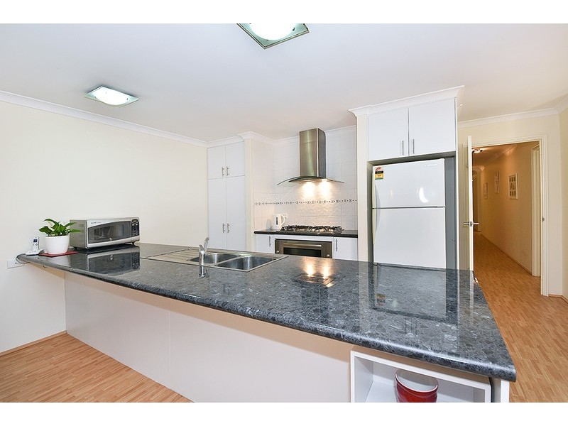 37 Rosinski Circle, Tapping WA 6065