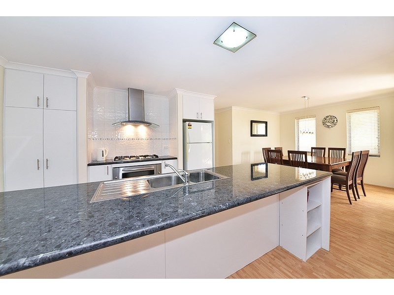 37 Rosinski Circle, Tapping WA 6065