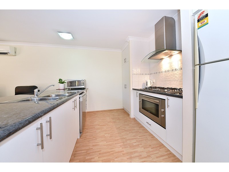 37 Rosinski Circle, Tapping WA 6065