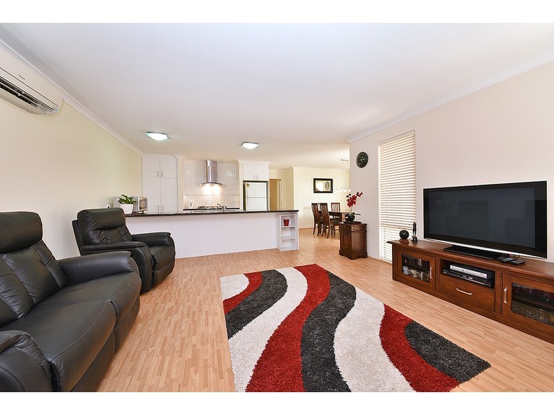 37 Rosinski Circle, Tapping WA 6065