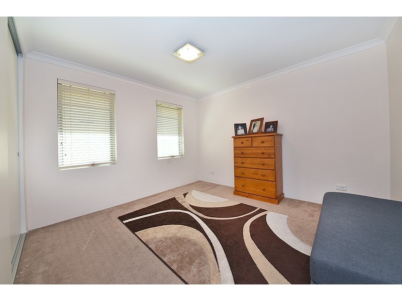 37 Rosinski Circle, Tapping WA 6065