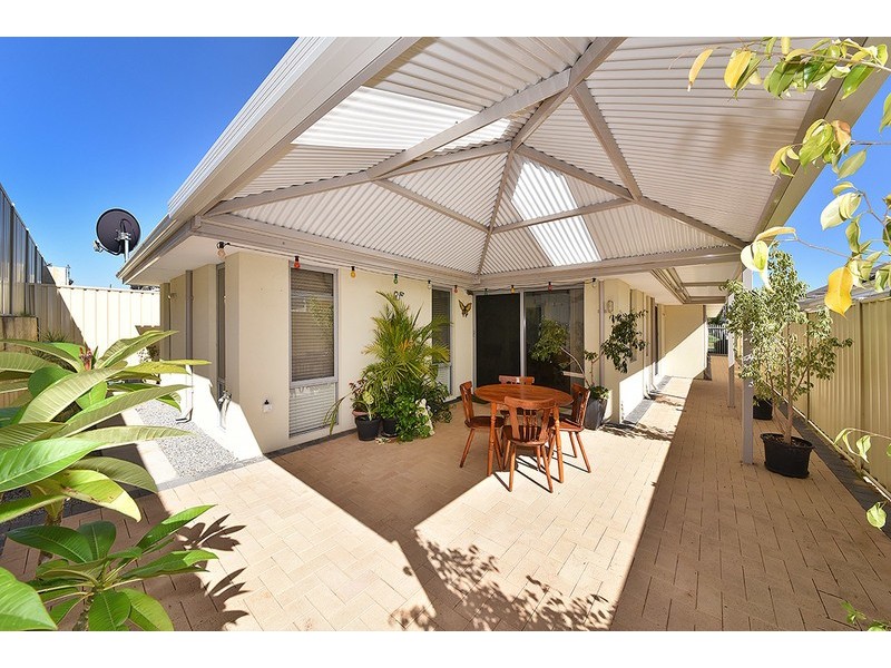 37 Rosinski Circle, Tapping WA 6065