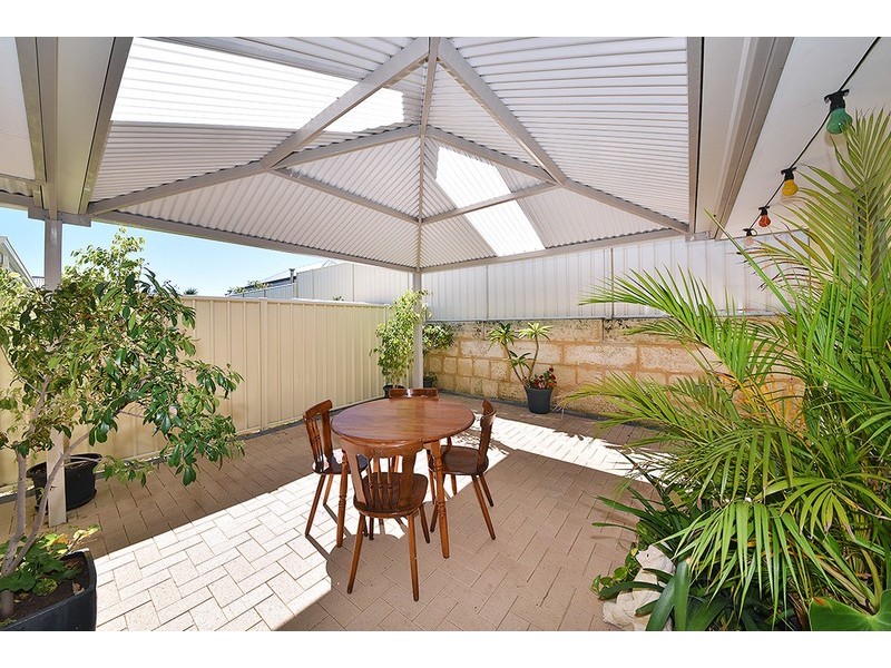 37 Rosinski Circle, Tapping WA 6065