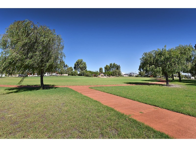 37 Rosinski Circle, Tapping WA 6065