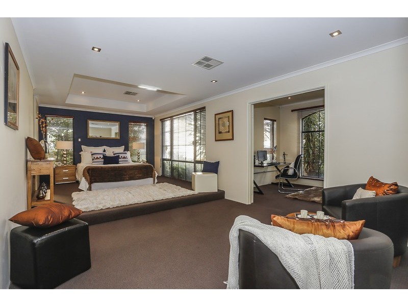 9 Strauss Boulevard, Tapping WA 6065