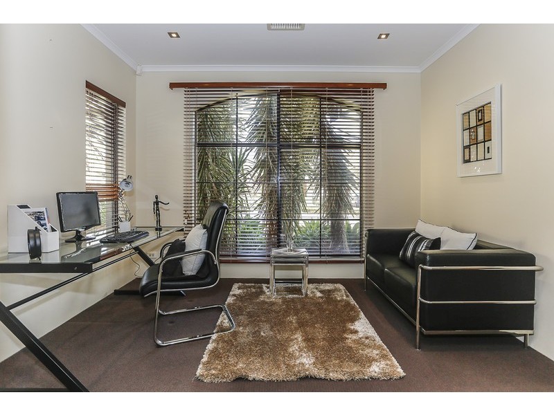 9 Strauss Boulevard, Tapping WA 6065