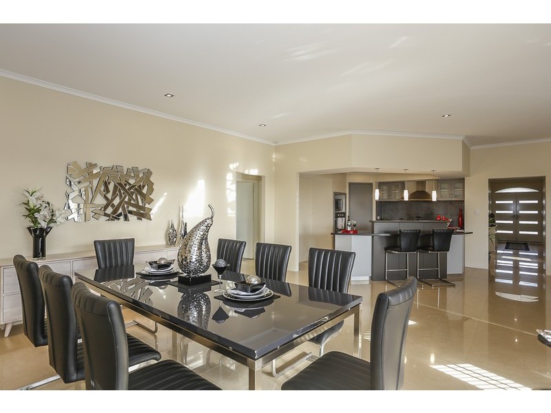 9 Strauss Boulevard, Tapping WA 6065