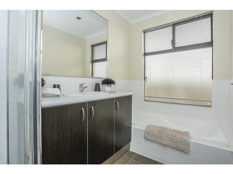 9 Strauss Boulevard, Tapping WA 6065