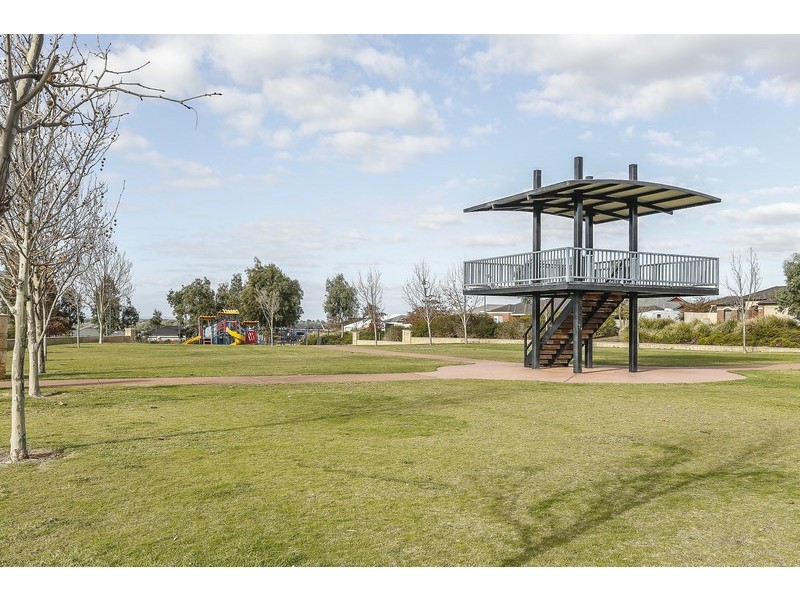 9 Strauss Boulevard, Tapping WA 6065