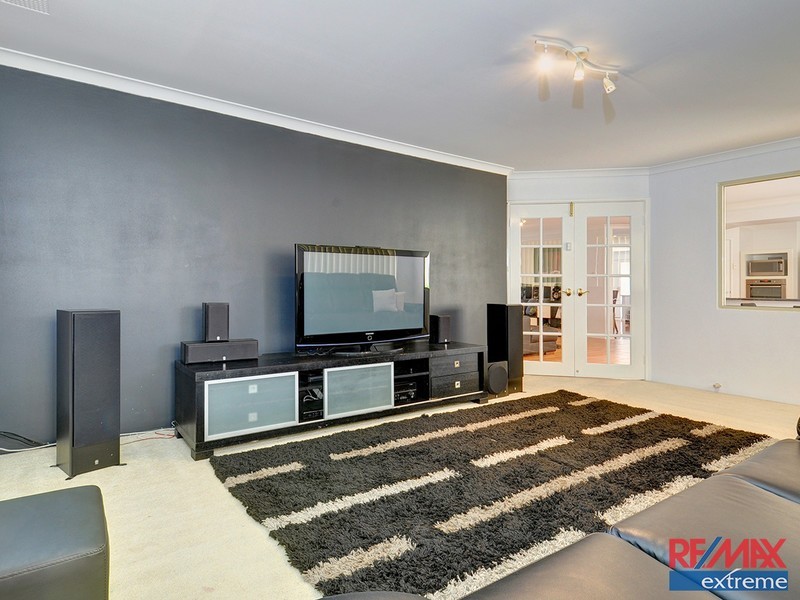 96 Manchester Drive, Hocking WA 6065