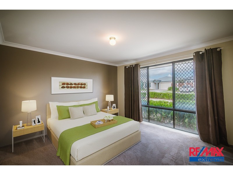 127 Shiraz Boulevard, Pearsall WA 6065