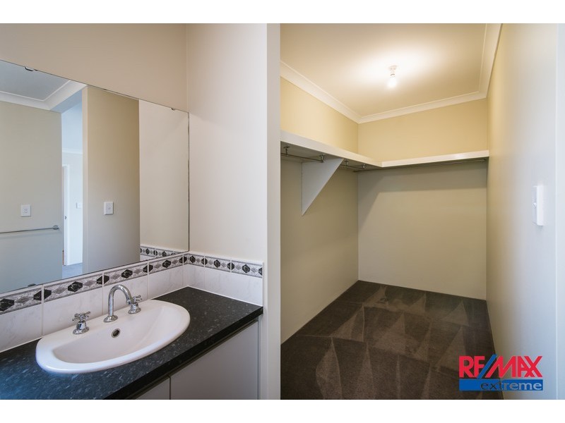 127 Shiraz Boulevard, Pearsall WA 6065