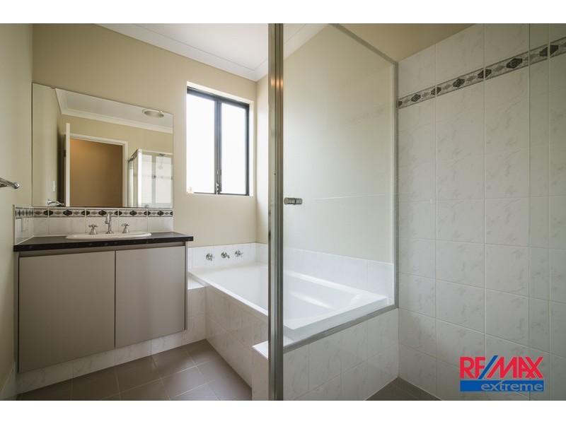 127 Shiraz Boulevard, Pearsall WA 6065