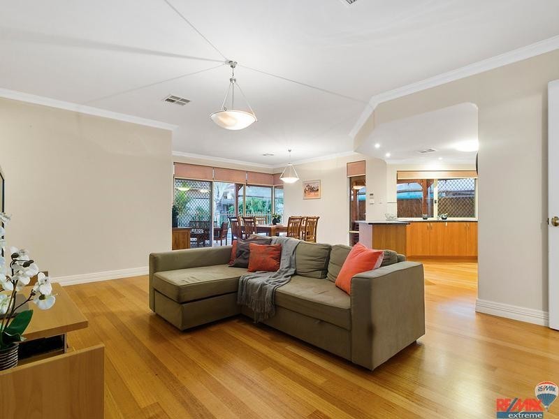 47 Merrang Circuit, Carramar WA 6031