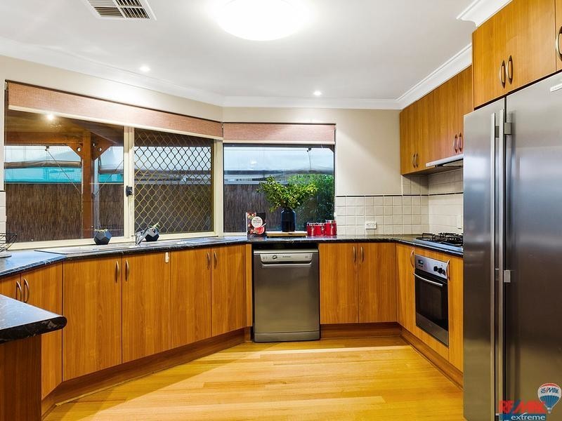 47 Merrang Circuit, Carramar WA 6031