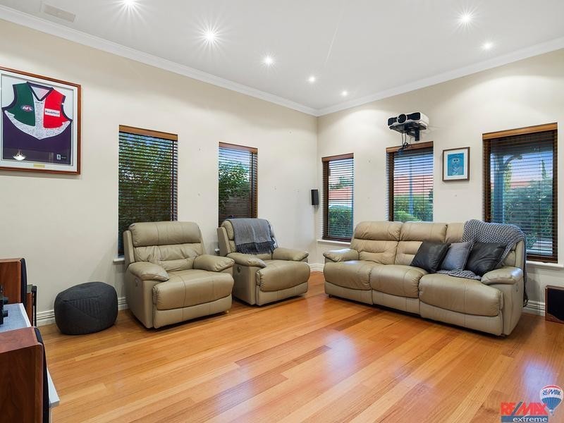 47 Merrang Circuit, Carramar WA 6031