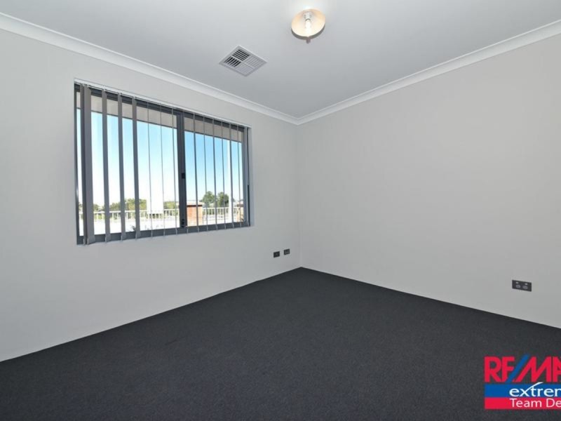 205 Grandis Boulevard, Banksia Grove WA 6031