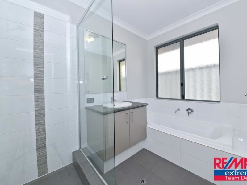 205 Grandis Boulevard, Banksia Grove WA 6031