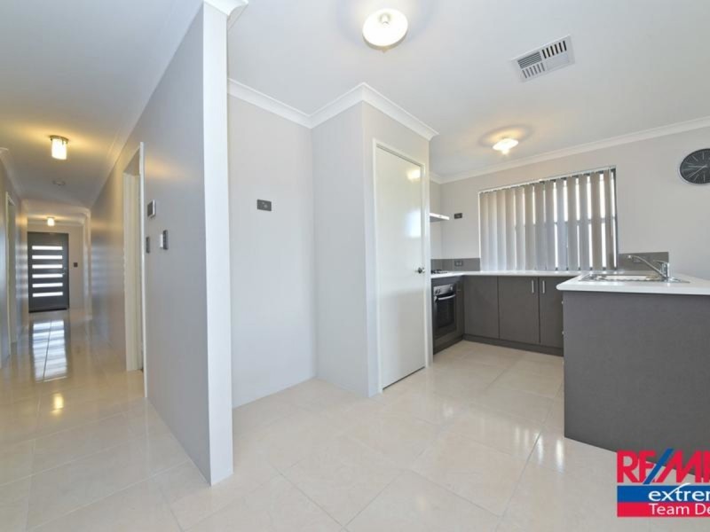 205 Grandis Boulevard, Banksia Grove WA 6031