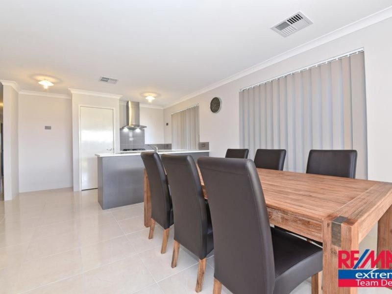 205 Grandis Boulevard, Banksia Grove WA 6031