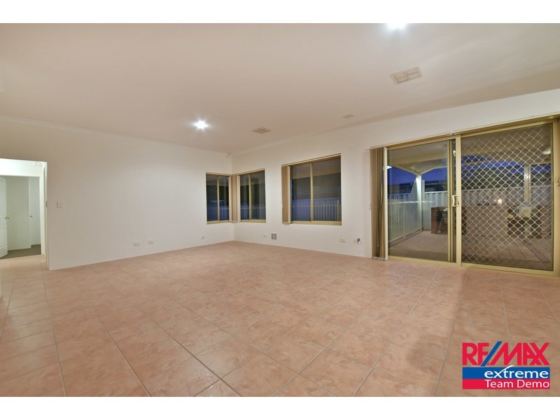 38 Clarafield Meander, Tapping WA 6065