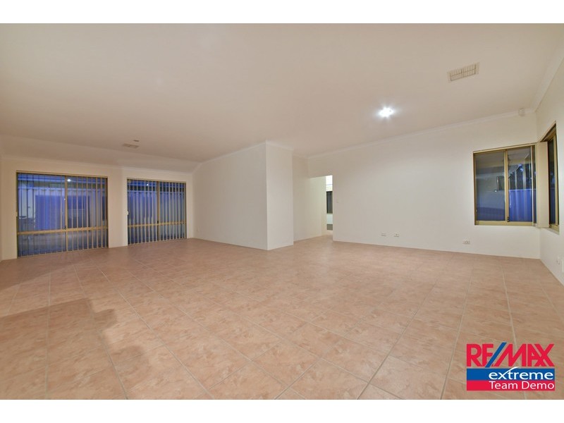 38 Clarafield Meander, Tapping WA 6065