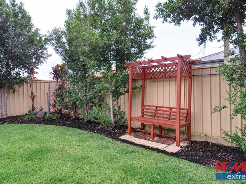 8 Indiana Way, Hocking WA 6065